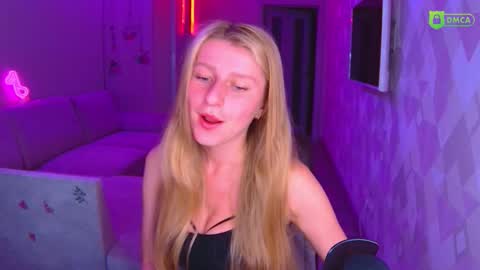 Snapshot of amaliaqueen999 chatting on 9, 11, 2025 Amalia online show from 9, 11, 2025