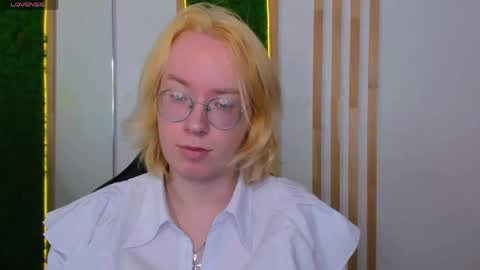 Snapshot of amanda_butlerr chatting on 31, 5, 2026 Hi im Amanda online show from 31, 5, 2026