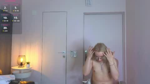 Snapshot of amanda_butlerr chatting on 3, 6, 2026 Hi im Amanda online show from 3, 6, 2026