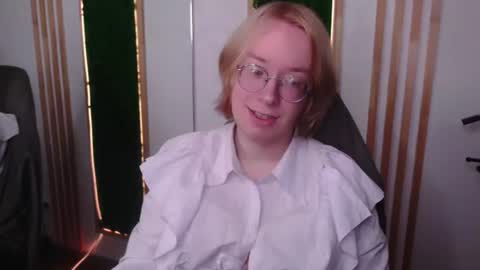 Snapshot of amanda_butlerr chatting on 13, 6, 2026 Hi im Amanda online show from 13, 6, 2026