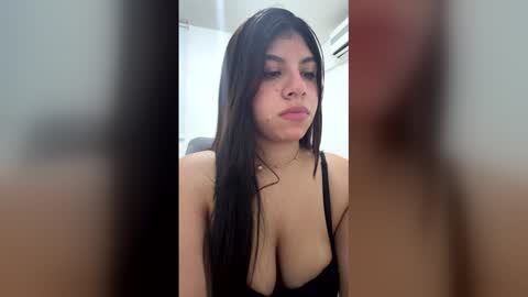 Snapshot of amandabrooks_18 chatting on 19, 4, 2026 Amanda online show from 19, 4, 2026