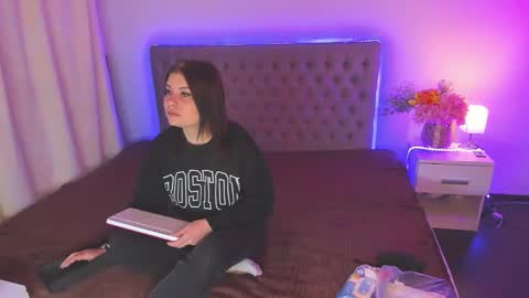 Snapshot of amandahoppe chatting on 28, 4, 2026 Amanda online show from 28, 4, 2026