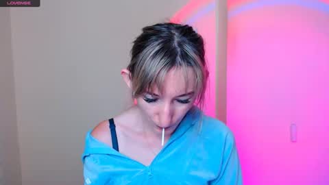 Snapshot of amandasentin chatting on 5, 7, 2026 Amanda online show from 5, 7, 2026