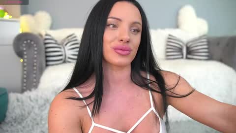 AmanndaSkye online show from 15, 4, 2026