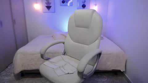 Snapshot of amarantha_ross chatting on 8, 3, 2025 Amarantha online show from 8, 3, 2025