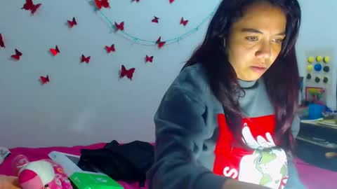 Amara Julia online show from 8, 1, 2025