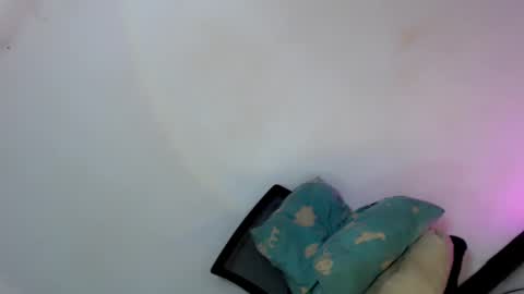 Snapshot of amayahugecock69 chatting on 17, 1, 2025 Annika 25yrs old online show from 17, 1, 2025