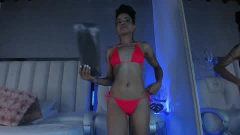 Snapshot of ambaar_moon_ chatting on 1, 12, 2025 Ambar online show from 1, 12, 2025