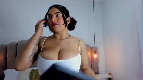 Snapshot of ambar85 chatting on 23, 11, 2025 ambar85 online show from 23, 11, 2025