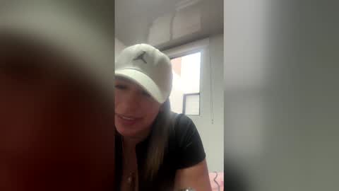 Snapshot of ambar_cortes chatting on 5, 2, 2026 ambar_cortes online show from 5, 2, 2026