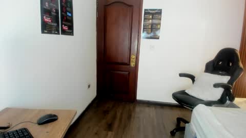 Ambar Ross online show from 12, 4, 2026