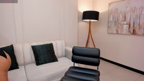 ambarowens online show from 4, 12, 2025