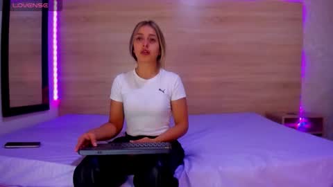 ambarvioletcm online show from 27, 3, 2026