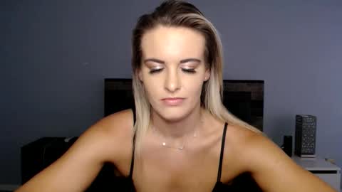 Snapshot of amber__xoxo chatting on 26, 5, 2026 Amber online show from 26, 5, 2026