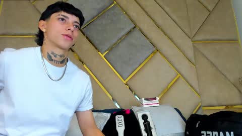 Snapshot of amber_adams_ chatting on 19, 10, 2025 Amber online show from 19, 10, 2025