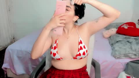 Snapshot of amber_landy1 chatting on 6, 4, 2026 amber online show from 6, 4, 2026