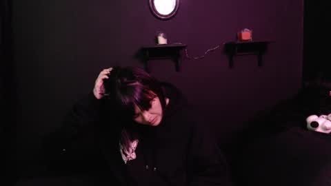 Snapshot of amber_rouss chatting on 18, 12, 2025 ROUSS online show from 18, 12, 2025