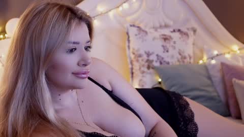 Amberseyes online show from 30, 12, 2024