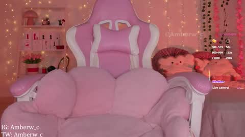 IG - TW Amberw c online show from 10, 9, 2025