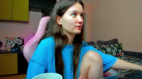 Snapshot of ameli_moon chatting on 28, 11, 2025 Eileen online show from 28, 11, 2025