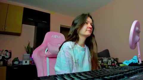 Snapshot of ameli_moon chatting on 3, 12, 2025 Eileen online show from 3, 12, 2025