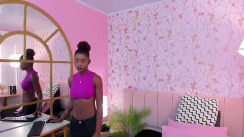 Snapshot of amelia_adms chatting on 25, 2, 2025 Amelia Adams online show from 25, 2, 2025