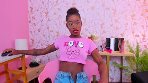 Snapshot of amelia_adms chatting on 5, 3, 2025 Amelia Adams online show from 5, 3, 2025