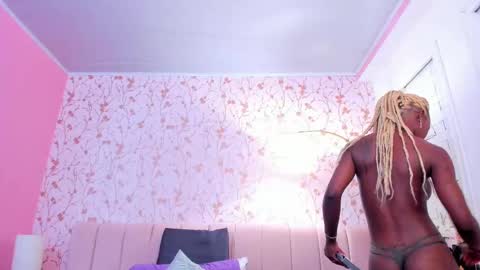 Snapshot of amelia_adms chatting on 8, 10, 2025 Amelia Adams online show from 8, 10, 2025