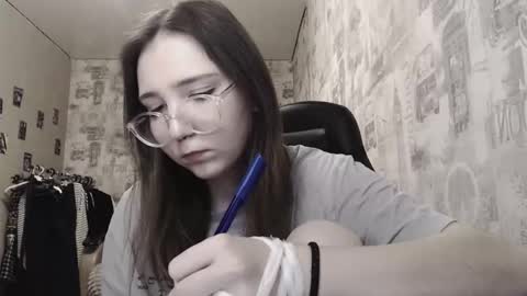 Snapshot of ameliakamishiro chatting on 4, 2, 2025 Amelia online show from 4, 2, 2025