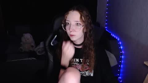 Snapshot of ameliakamishiro chatting on 9, 10, 2025 Amelia online show from 9, 10, 2025