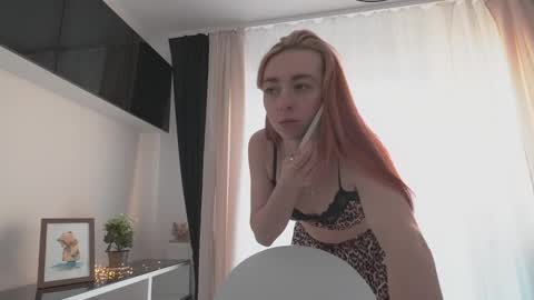 Snapshot of ameliamber0 chatting on 5, 2, 2025 Amelia online show from 5, 2, 2025