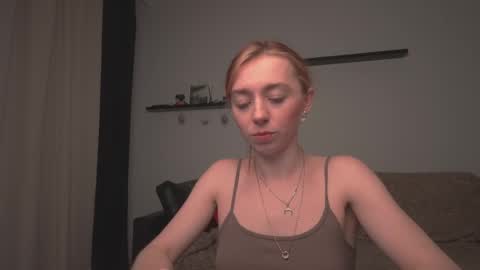 Snapshot of ameliamber0 chatting on 24, 2, 2025 Amelia online show from 24, 2, 2025