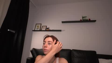 Snapshot of ameliamber0 chatting on 8, 10, 2025 Amelia online show from 8, 10, 2025