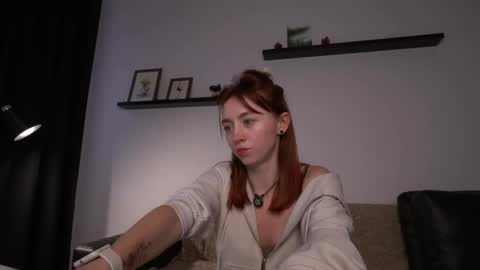 Snapshot of ameliamber0 chatting on 21, 10, 2025 Amelia online show from 21, 10, 2025