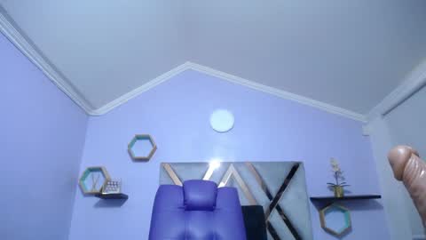 Amell Thomson online show from 27, 12, 2024