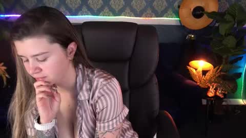 Snapshot of amellymillyy chatting on 17, 11, 2025 amellymillyy online show from 17, 11, 2025