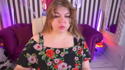 Snapshot of amellywhite chatting on 4, 7, 2026 Alina online show from 4, 7, 2026