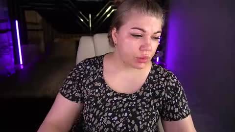 Snapshot of amellywhite chatting on 19, 7, 2026 Alina online show from 19, 7, 2026