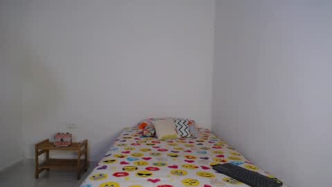 Snapshot of amelycaro chatting on 4, 2, 2025 Amely online show from 4, 2, 2025