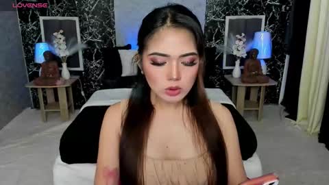 Snapshot of amethyst_claire chatting on 2, 10, 2025 Claire online show from 2, 10, 2025