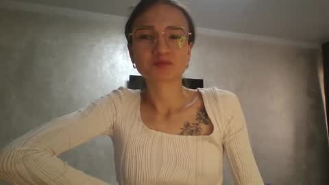 Julia  online show from 20, 10, 2025