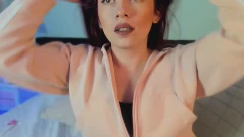 Snapshot of ami_berner chatting on 28, 11, 2025 ami_berner online show from 28, 11, 2025