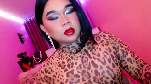 Queen Mireska online show from 1, 2, 2025