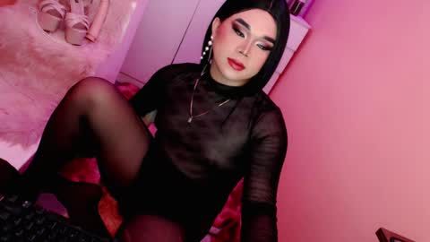 Queen Mireska online show from 6, 2, 2025