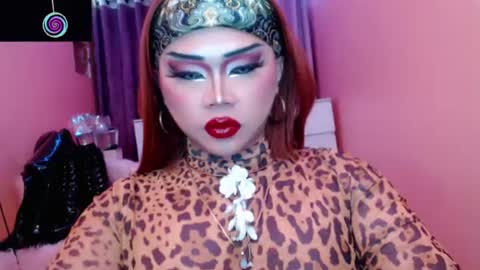 Snapshot of amiadoll chatting on 27, 7, 2026 Queen Mireska online show from 27, 7, 2026