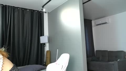 A online show from 28, 10, 2025