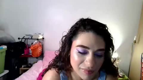 Snapshot of amirahskyy chatting on 3, 12, 2025 Amirah online show from 3, 12, 2025