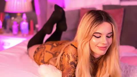 amiralovely online show from 5, 7, 2026