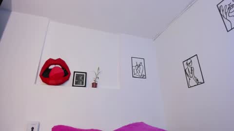 hi guys im ariani ill be off till december 1st for vacation if u want u can add me on snapchat by bio and talk or play there online show from 9, 1, 2025