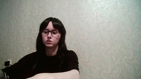 Amomira honeyx online show from 13, 6, 2026